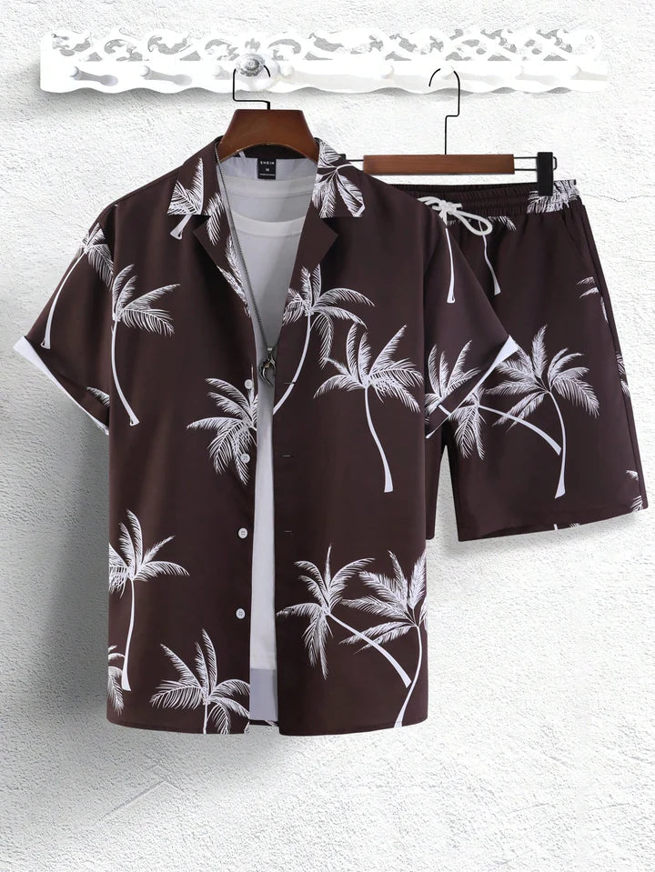 Heren zomerset, tweedelig met palmprint. Luchtig en comfortabel voor alle zomerse activiteiten.