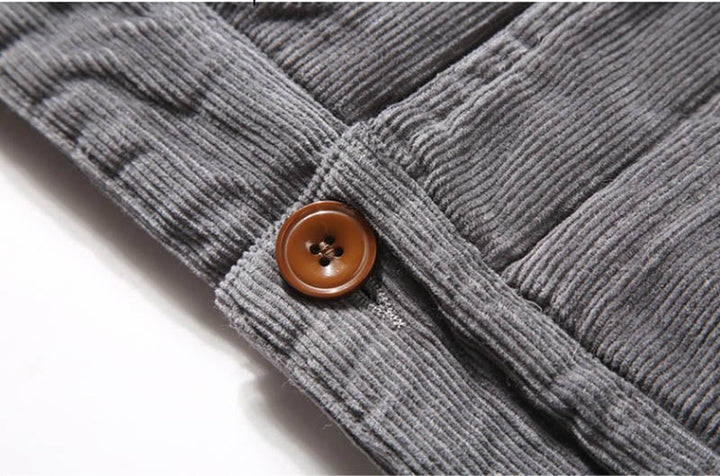 Trendy heren corduroy jack, perfect voor een casual herfstlook. Duurzaam, warm en modern.