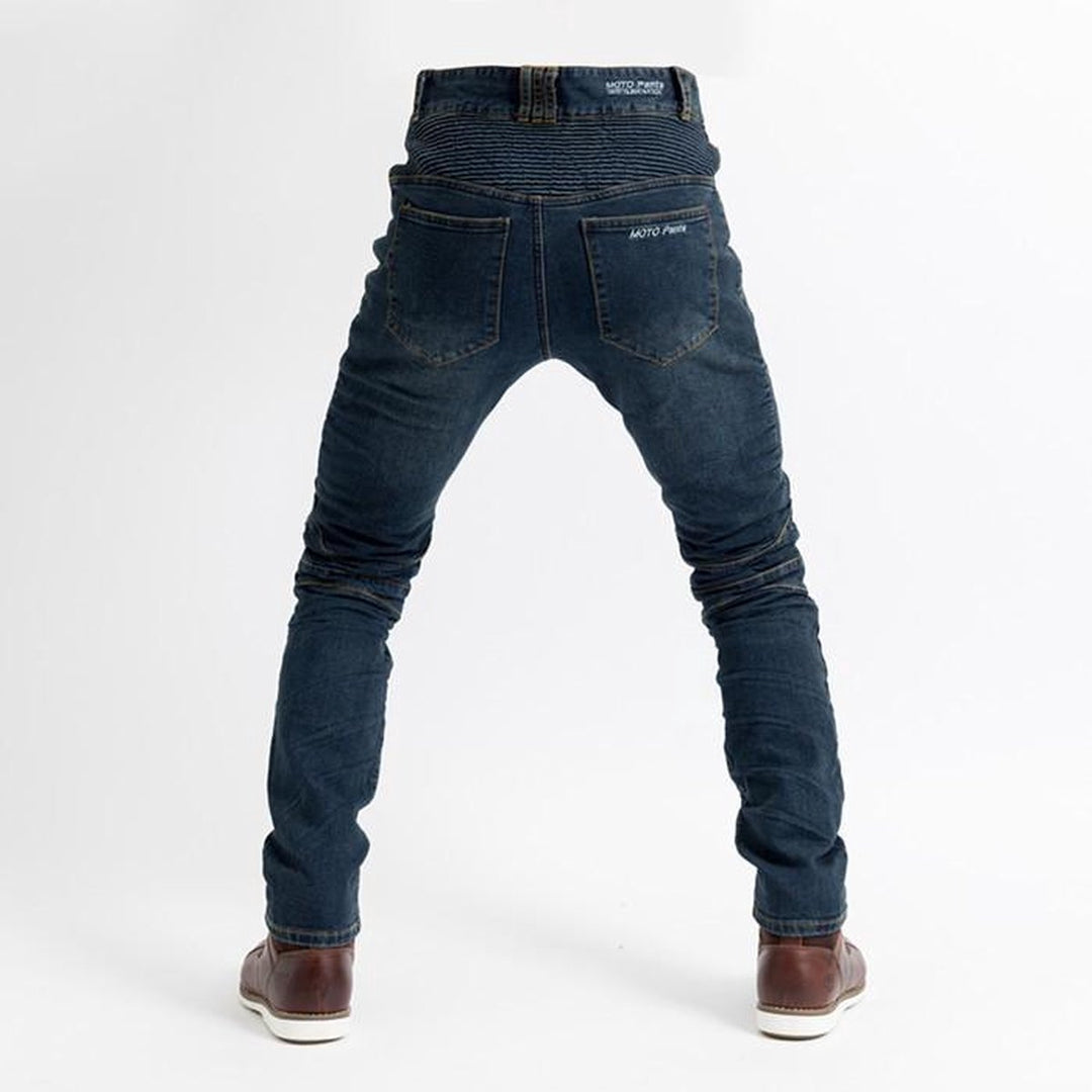 Achterzicht IronGuard motorbroek: functionele zakken en versterkte stiksels voor duurzaamheid en comfort.