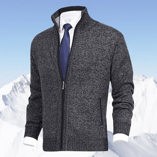 "Blauw herenvest van hoogwaardige fleece met rits en hoge kraag, perfect voor lente. Warm en veelzijdig ontwerp."