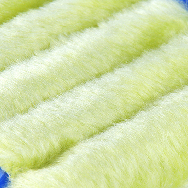 Close-up van de flexibele microvezel reinigerkop, perfect voor dieptereiniging van jaloezieën en radiatoren.