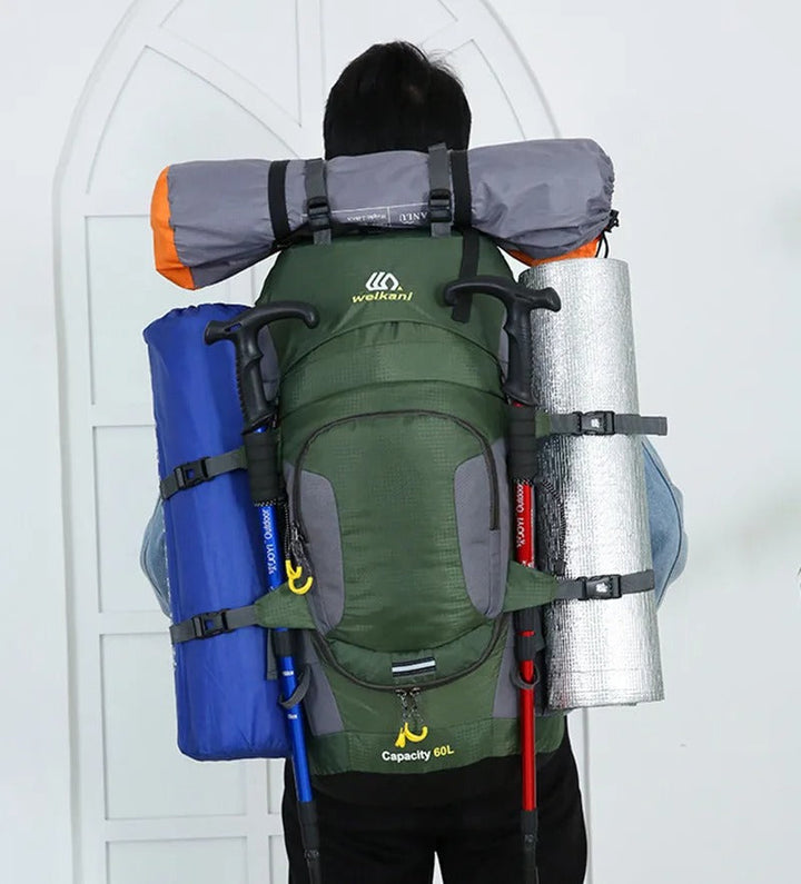 Waterdichte unisex outdoor rugzak (60L) voor wandelen, kamperen en trekking. Duurzaam en ruim.