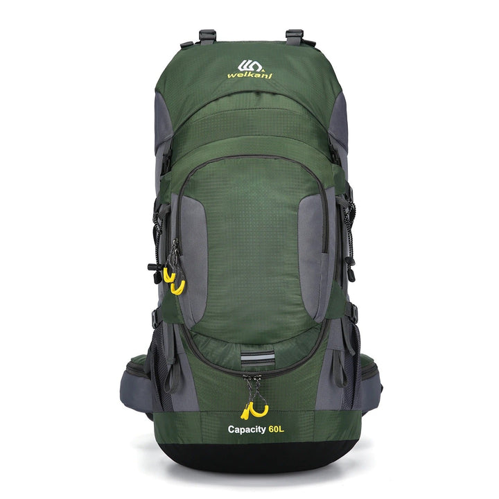 Robuuste ritsen en gespen op de duurzame 60L outdoor rugzak, klaar voor intensief gebruik en reizen.
