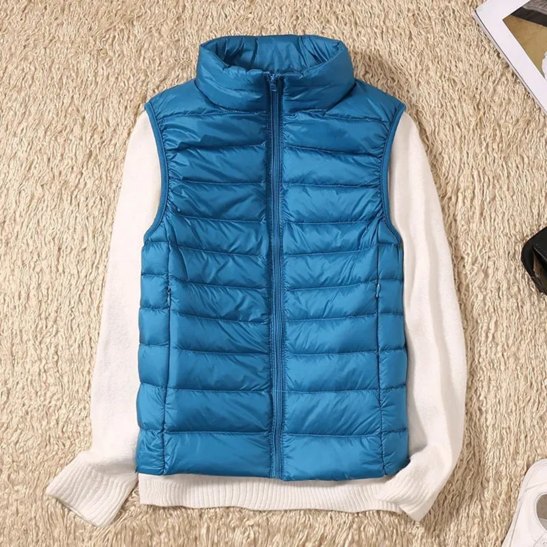 Heerlijk warme dames bodywarmer, winddicht en comfortabel, met praktische ritssluiting voor koud weer.