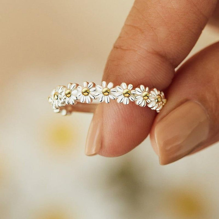 Prachtige verstelbare zilveren ring voor dames, versierd met delicate bloemen. Ideaal sieraden cadeau.