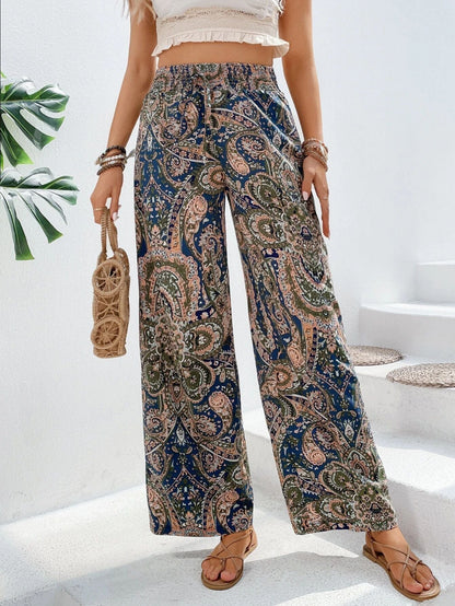 Bohemian wijde broek met paisley print, luchtige stof, comfortabele pasvorm, ideale damesbroek voor elke dag.