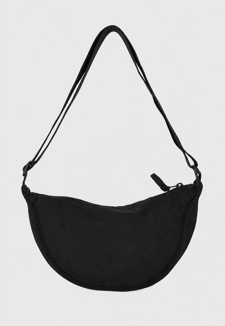 Comfortabele nylon halvemaan schoudertas voor dames, met handige verstelbare riem voor elke gelegenheid.