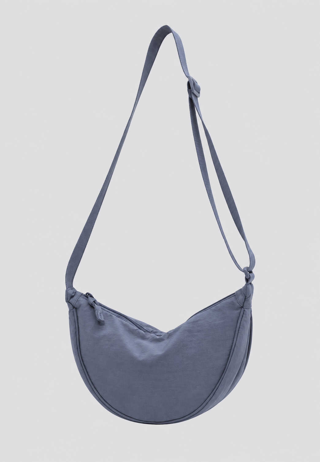 Trendy damesmode accessoire: nylon halvemaan schoudertas met verstelbare riem.