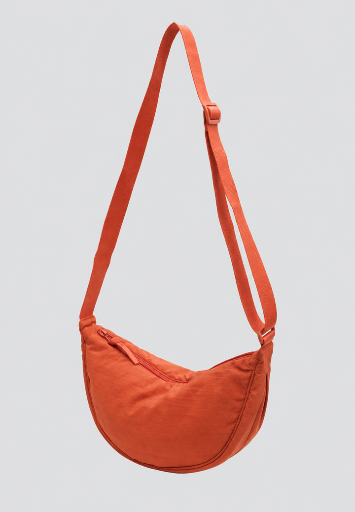 Casual nylon dames tas, halvemaan vorm, comfortabele verstelbare schouderband.