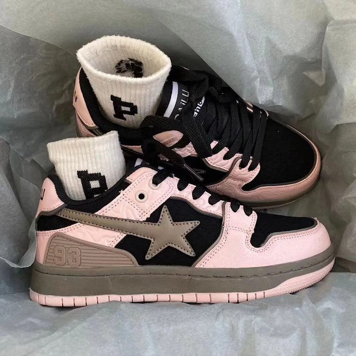 Comfortabele heren leren sneakers met sterren, perfect voor dagelijks gebruik. Goede grip, diverse kleuren.