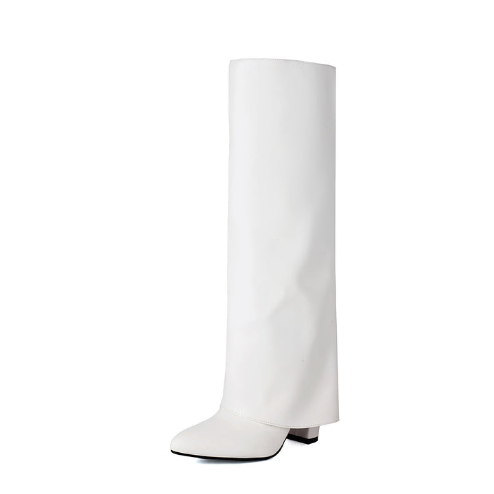 Yvette hoge dameslaarzen met brede schacht, spitse neus en blokhak. Essentiële winterlaarzen voor dames.