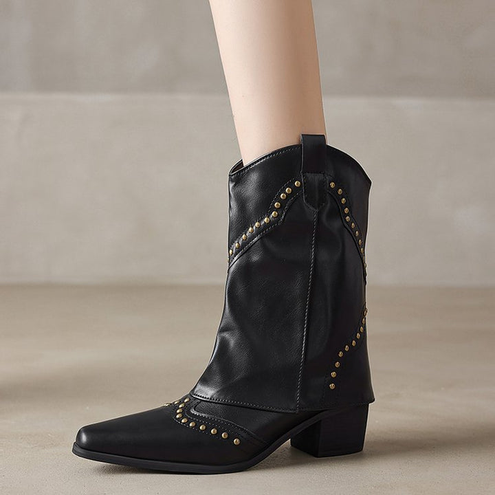 Dames cowboylaarzen halflang, voorzien van glimmende studs, een robuuste blokhak en comfortabele pasvorm.