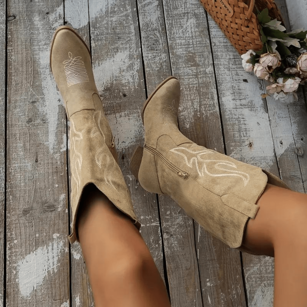 Trendy kaki Ruby dames cowboylaarzen met zijrits; western stijl, comfortabel en modieus.
