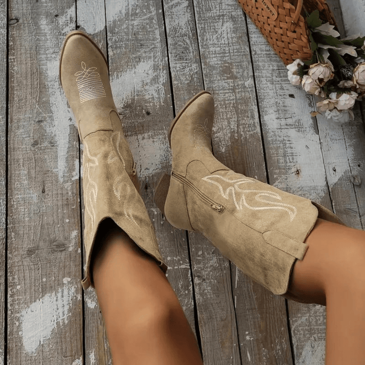 Trendy kaki Ruby dames cowboylaarzen met zijrits; western stijl, comfortabel en modieus.
