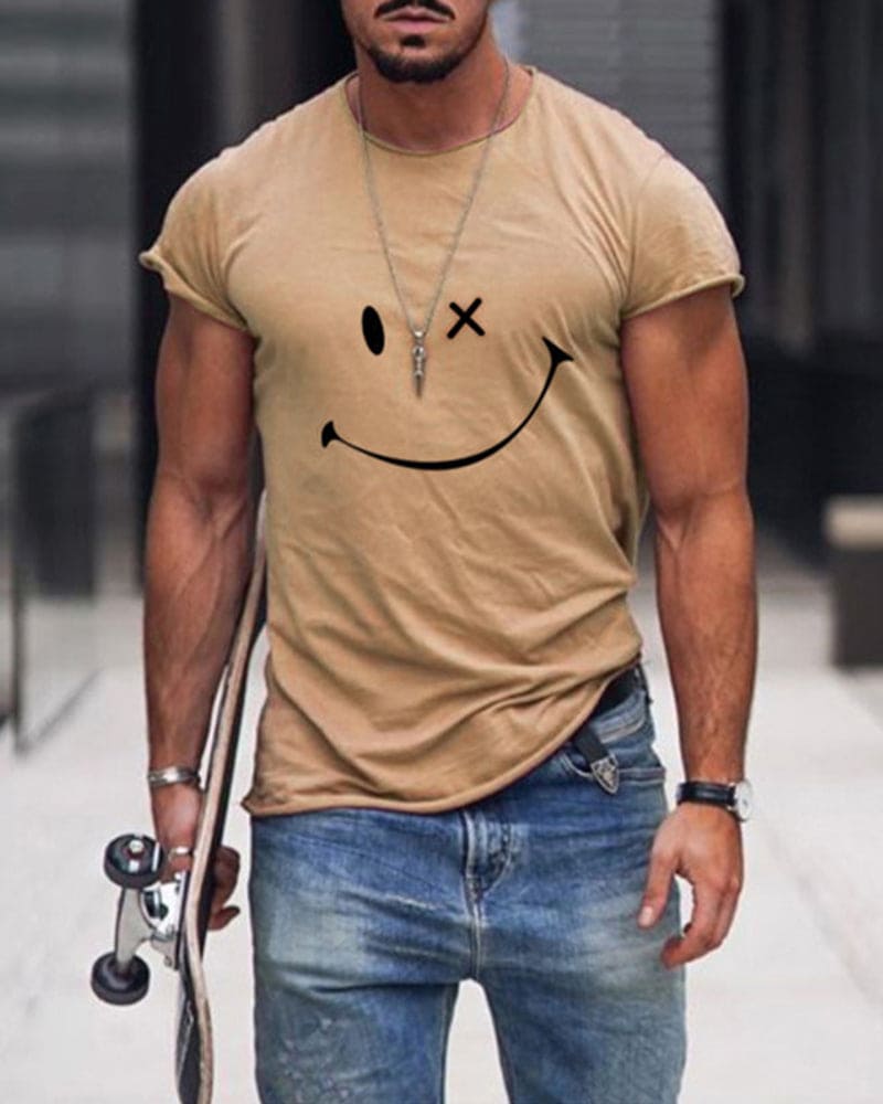 Veelzijdig heren T-shirt van zacht katoen, perfect voor een comfortabele casual zomerlook. Ronde hals, korte mouwen.