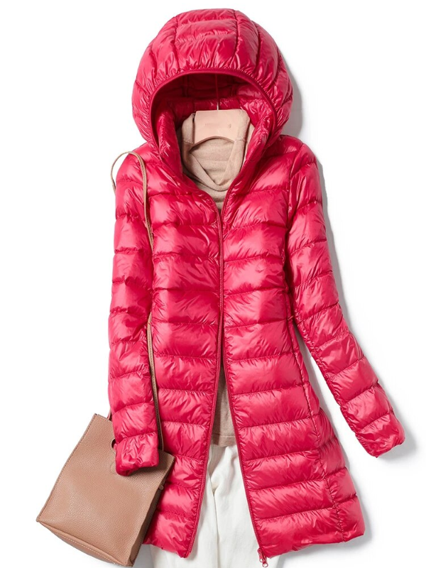 Bordeauxrode Dames Lange Winterjas Daisy, warm en stijlvol, met capuchon, chic voor de winter.