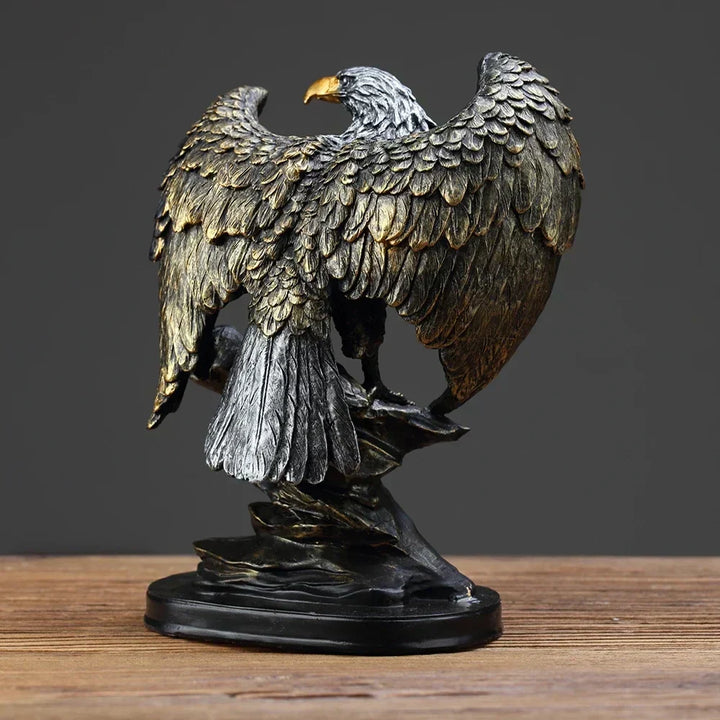 Handgemaakt bronzen adelaar kunstwerk, een uniek stuk voor thuis en kantoor.