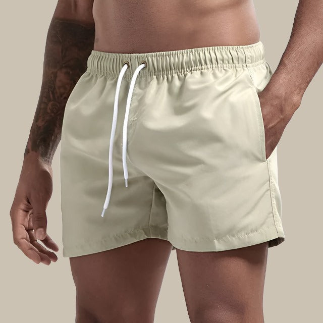 Sneldrogende zwembroek voor heren. Comfortabele badmode, perfect voor een dagje aan het water of strand.