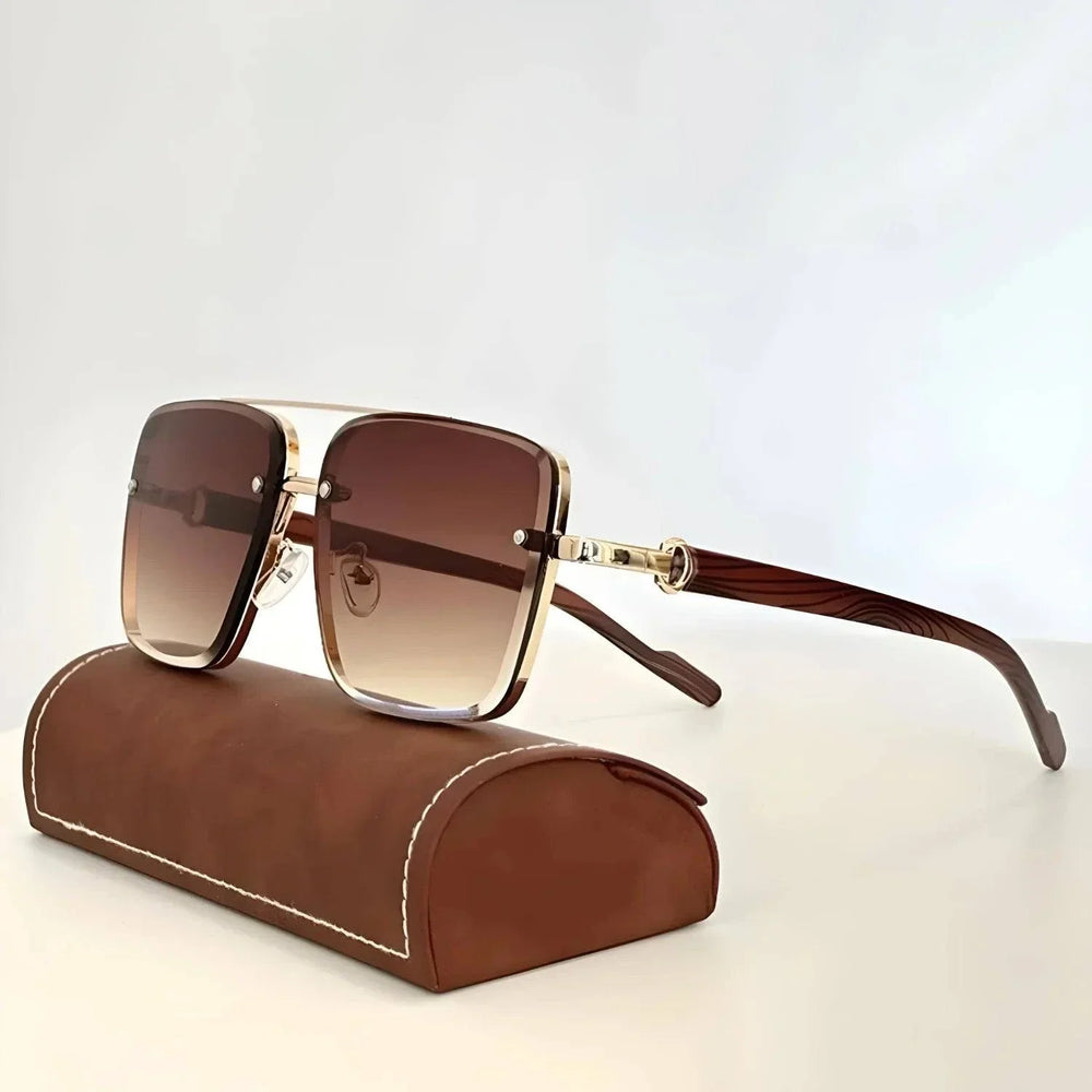 Unisex vintage houten zonnebril met vierkant montuur, stijlvol accessoire voor zomerse dagen.