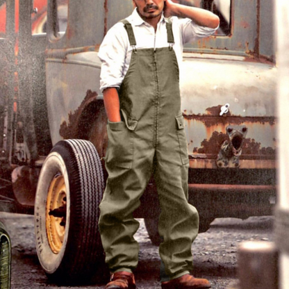 "Bruine cargo overall voor mannen met zijzakken, comfortabele pasvorm en ademend materiaal, perfect voor zomer en werk."