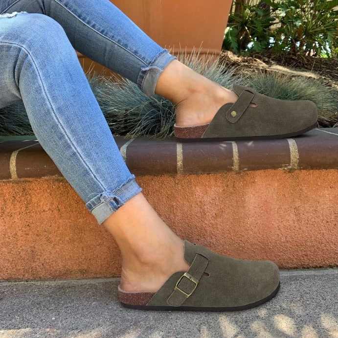 Tijdloze Boston sandalen: stijlvolle unisex instappers, perfect voor een casual look in elk seizoen.