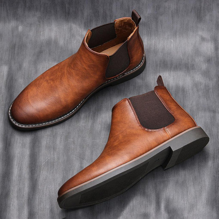 Modieuze heren boots, bruine Chelsea enkellaarzen die comfort en klasse combineren.