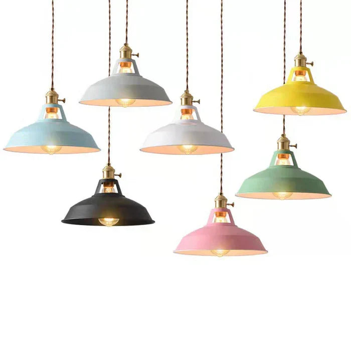 Sfeerlamp: industriële retro hanglamp van metaal, creëert warme eetkamer verlichting en een unieke ambiance.