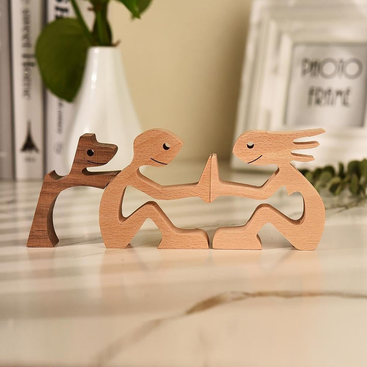 Artistiek handgemaakt houten sculptuur van mens en hond, stijlvolle decoratie en cadeau voor hondenliefhebbers.