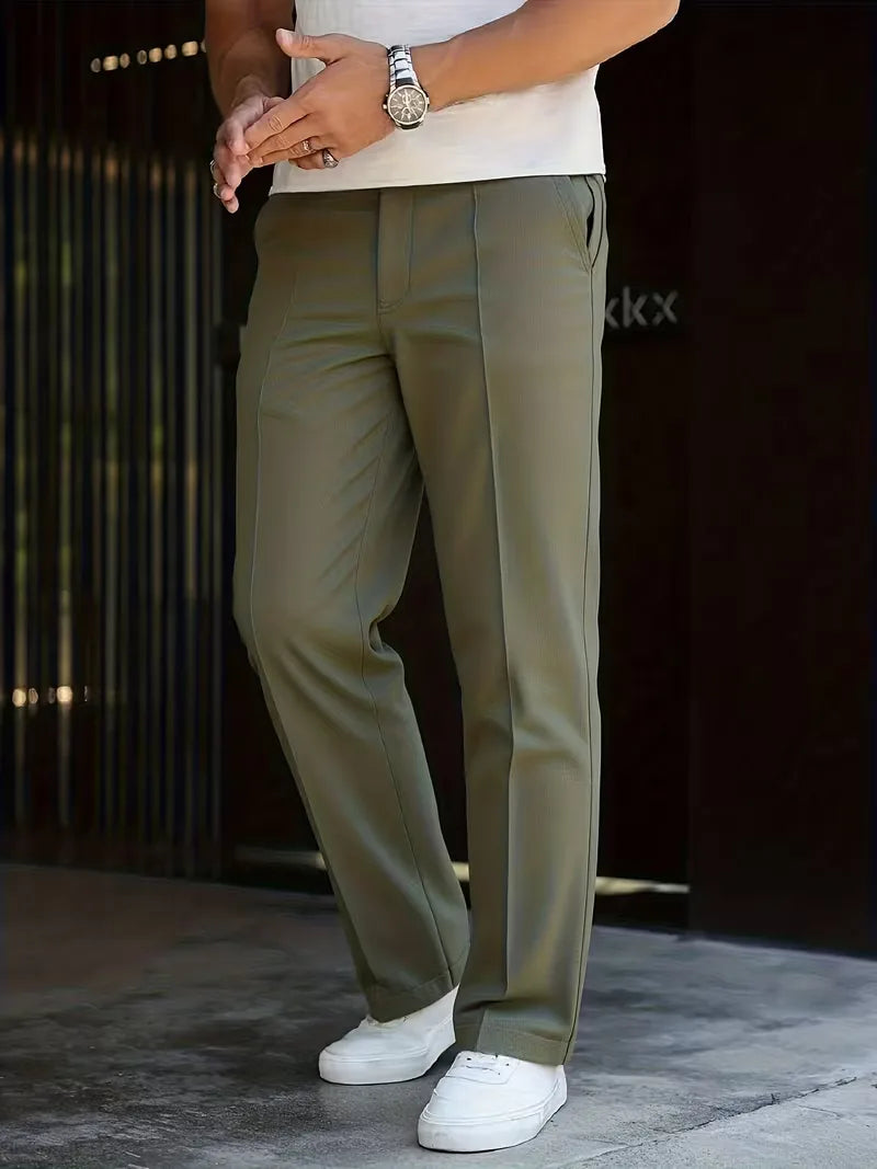 Veelzijdige heren pantalon, rechte pijpen, ideaal voor zowel formele als informele outfits.