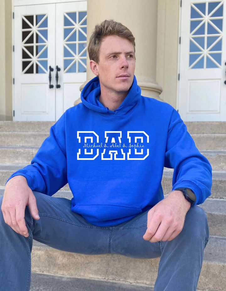 Heren sweatshirt gepersonaliseerd met namen. Comfortabele unisex hoodie, top Vaderdag cadeau.
