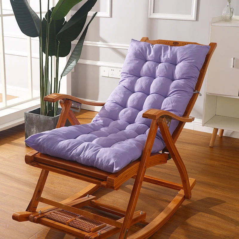Comfortabel zitkussen voor schommelstoel, ideaal voor ontspanning binnen en buiten.