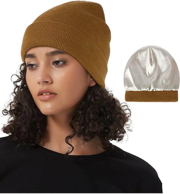 Dames zijden beanie voor pluisvrij haar en ultiem comfort. Essentieel winter accessoire.