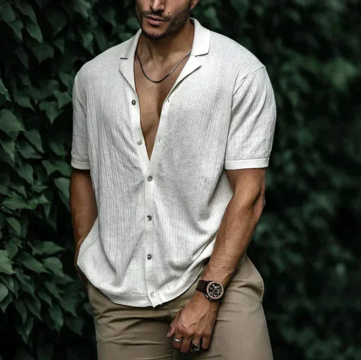Stijlvol casual heren overhemd met knoopsluiting. Perfecte strandoutfit of vakantiekleding voor de zomer.