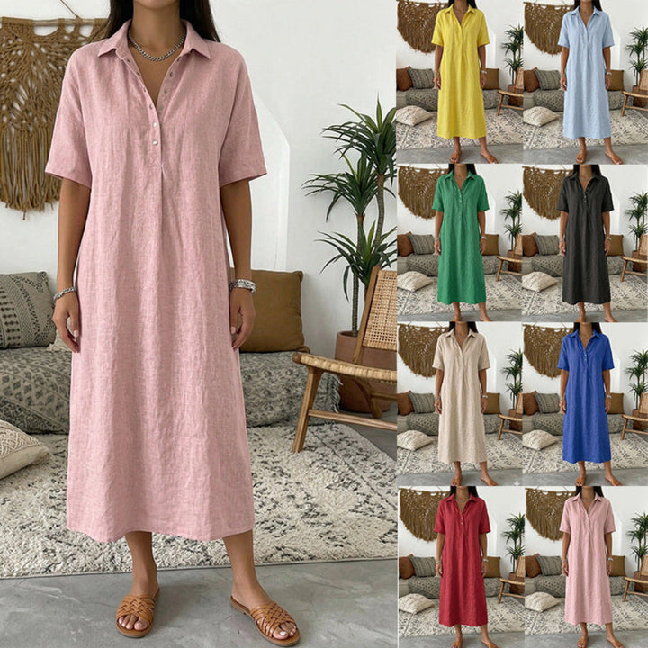Dames maxi-jurk met polokraag en korte mouwen, perfect voor een elegante zomerse look.