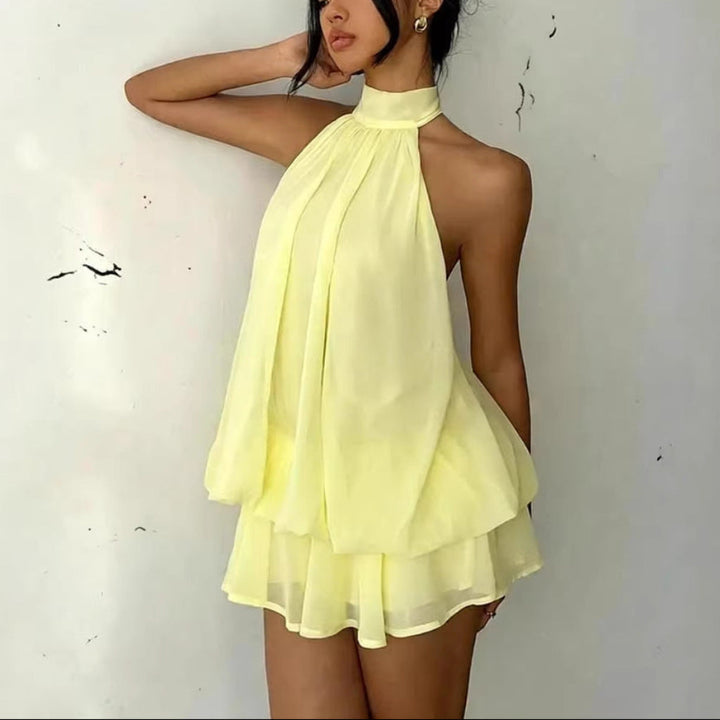 Casual-chique halterjurk voor dames, gelaagd design, perfect als zomerse minijurk.