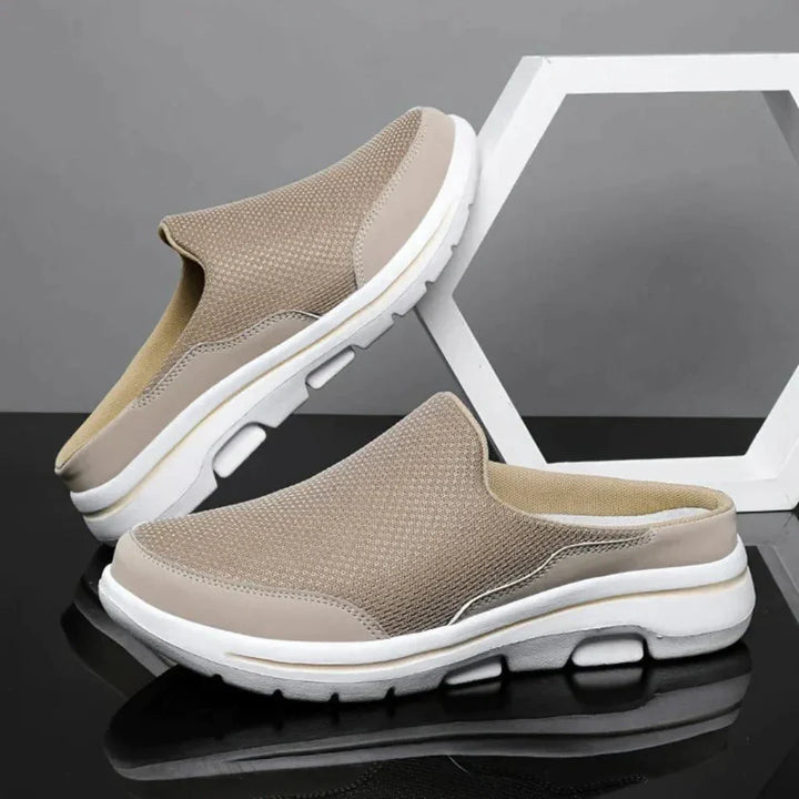 Duurzame heren sportsandalen met orthopedische ondersteuning, klittenband en comfortabele platte zool voor actieve mannen.