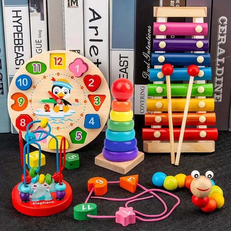 Houten 5-in-1 Montessori speelset voor baby's en peuters; stimuleert creativiteit en ontwikkeling.