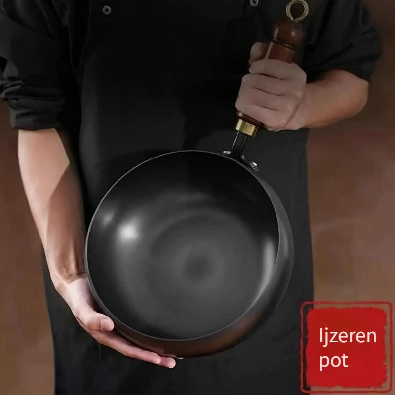 Praktische ChefMaster gietijzeren braadpan, ideaal voor alledaags koken en speciale stoofschotels.