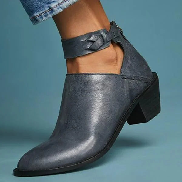 Zwarte comfortabele dameshakken Vera met stijlvolle ritssluiting. Elegante schoenen voor casual of chic.