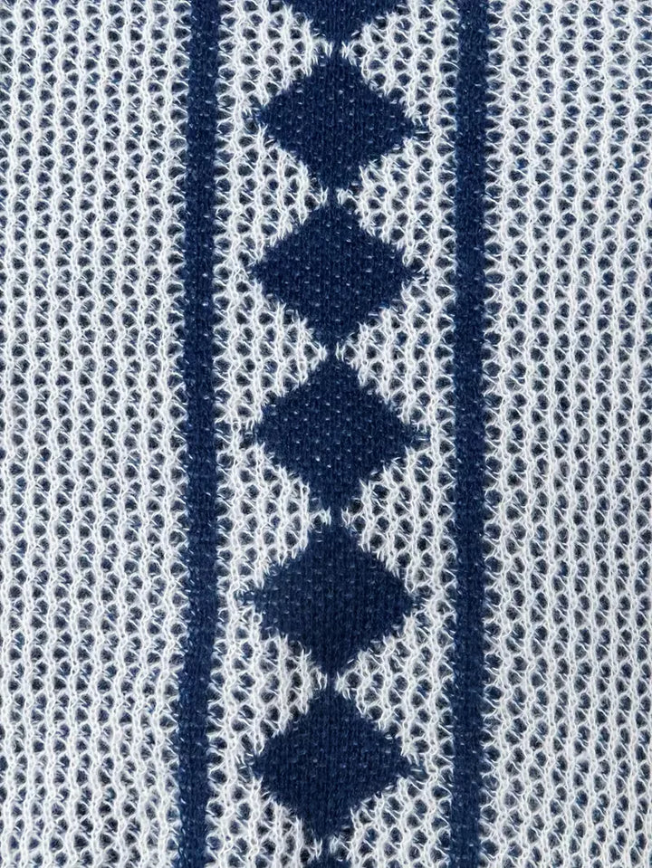 Elegant herenvest met ruitpatroon, knoopsluiting en lange mouwen, perfect voor een verfijnde casual look.
