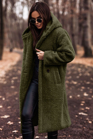 Modieuze dames winterjas van zachte teddy stof, lange lengte en praktische capuchon, comfortabele bovenkleding.