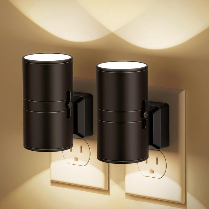 Dimbare LED nachtlamp met schemersensor, plug-in model voor automatische sfeerverlichting in slaapkamer of gang.