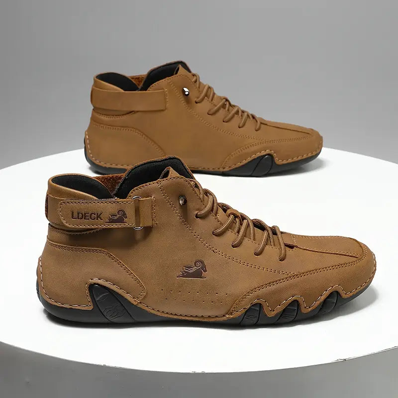 Slijtvaste Adriel waterdichte herenschoenen, met elastische sluiting. Perfect voor alle seizoenen.