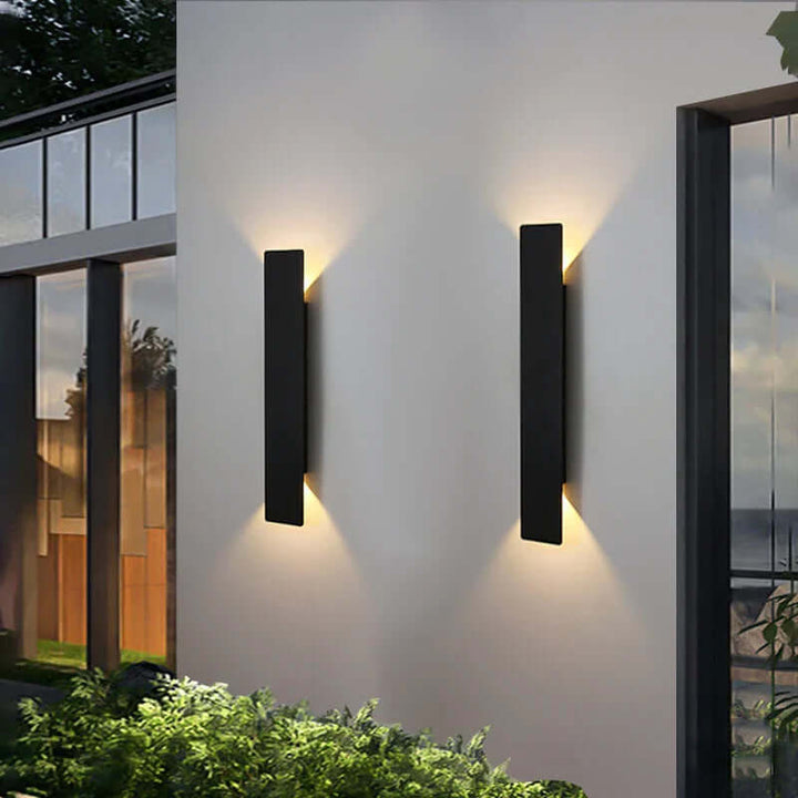 Moderne waterdichte LED buitenwandlamp van aluminium, energiezuinig voor gevelverlichting.