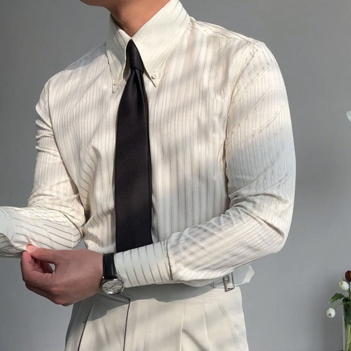 Comfortabel heren overhemd met lange mouwen, gestreept, geschikt voor zowel formele als casual kledingstijlen.