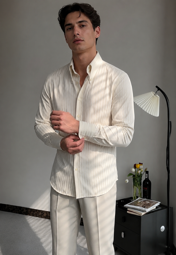 Heren gestreept overhemd lange mouwen in wit en zwart, ideaal voor casual of formele gelegenheden.