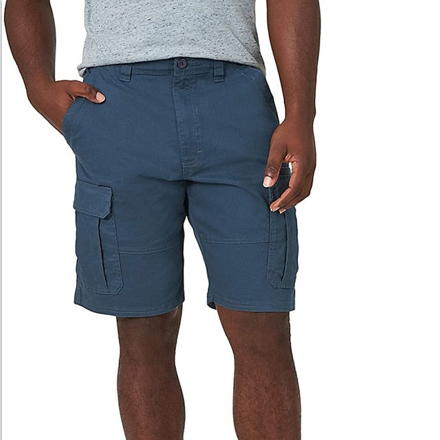"Cargo shorts in wit, ademend en comfortabel met ruime zakken voor een stijlvolle, casual zomerlook."