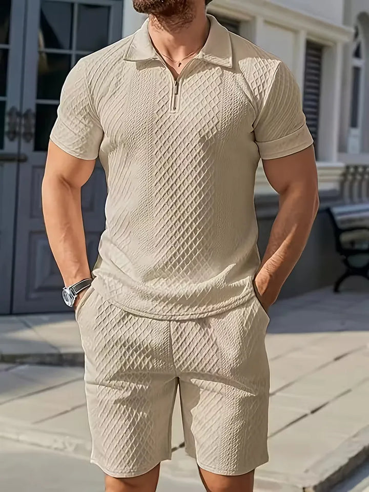 Casual heren shorts & bijpassende polo met rits. Ideaal voor zomerse vrijetijd, regular fit.