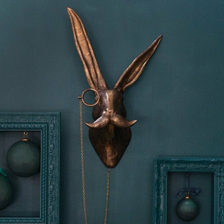 Grote beer dierenkop muurdecoratie. Impressieve kunstdecoratie voor een stoere en speelse kamer.