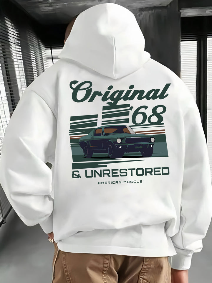 Beige heren hoodie met retro muscle car print, ideaal voor casual mode en een tijdloze stijl.